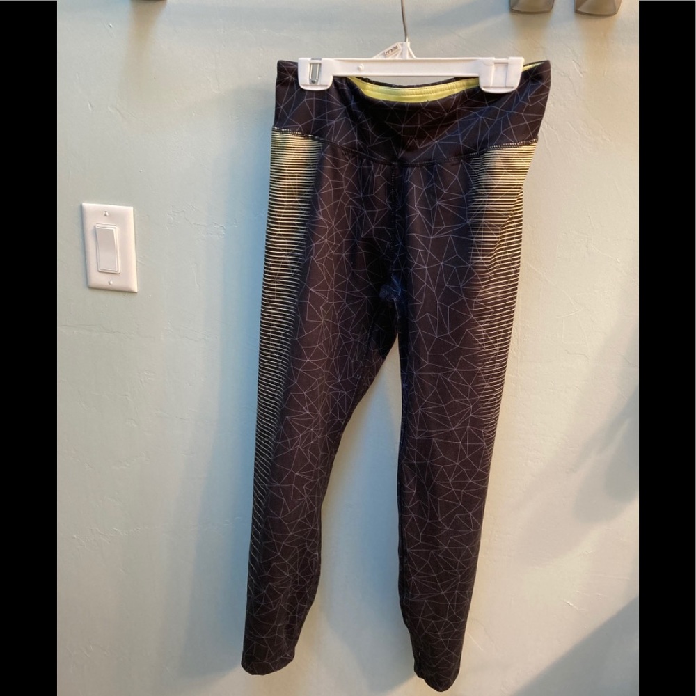 Kyodan Capri yoga leggings in new condition
